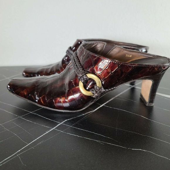 VANELi Brown Patent Leather Mule Shoes Slip On Slides Size 7.5 Kitten Heel Clogs - Picture 2 of 10